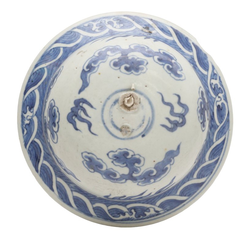 清十九世紀 青花雲龍紋蓋罐 | A Chinese blue and white 'dragon' vase and cover, Qing dynasty, 19th century - 图3