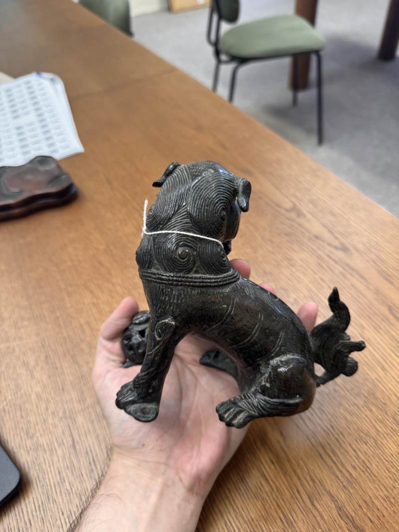 明 銅佛獅坐像 | A Chinese bronze figure of a lion dog, Ming dynasty - 图18