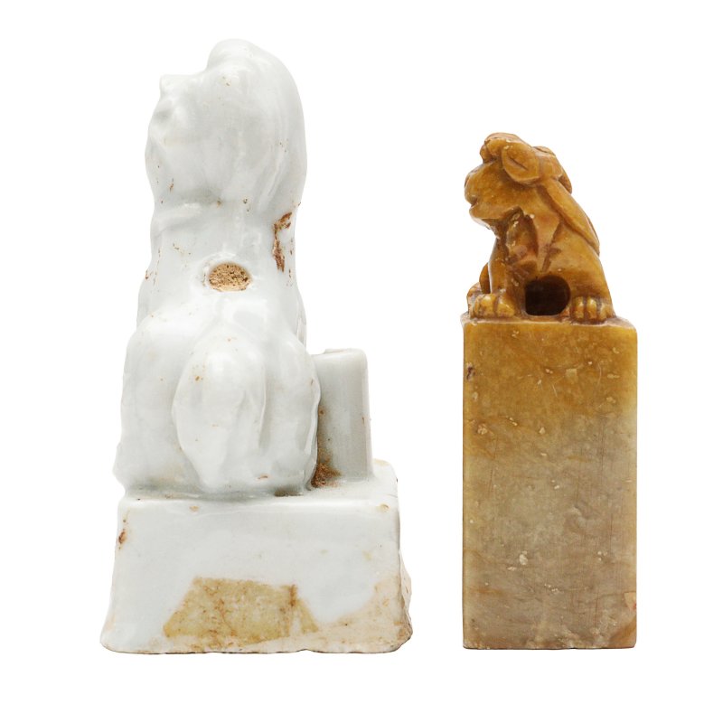 十八/十九世紀 瑞獸鈕印章 一組兩件 | A Chinese 'mythical beast' seal and incense holder, 18th/19th century - 图2