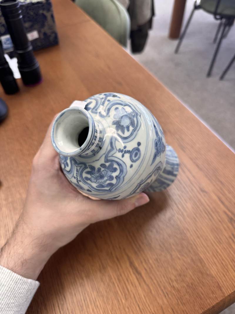 明十六世紀 青花花卉紋梅瓶 | Santos Collection | A Chinese blue and white 'floral' vase, meiping, Ming dynasty, 16th century - 图17