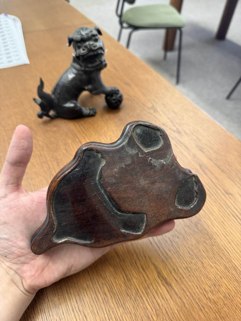 明 銅佛獅坐像 | A Chinese bronze figure of a lion dog, Ming dynasty - 图8