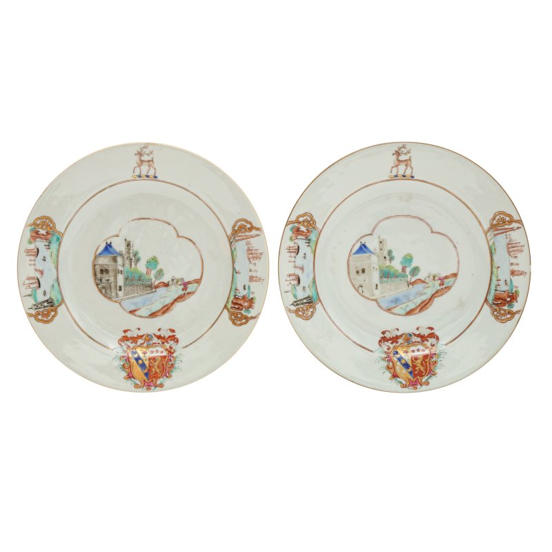 清乾隆 約1745年 粉彩紋章圖盤一組八件 | Eight fine and rare Chinese export armorial dishes, Qing Dynasty, Qianlong period, circa 1745 - 图5