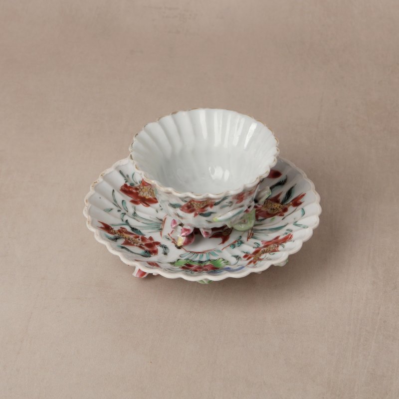 清雍正 粉彩荷塘金魚紋盃及小盤 | Santos Collection | A Chinese export famille-rose 'carp and lotus' cup and saucer, Qing dynasty, Yongzheng period - 图4