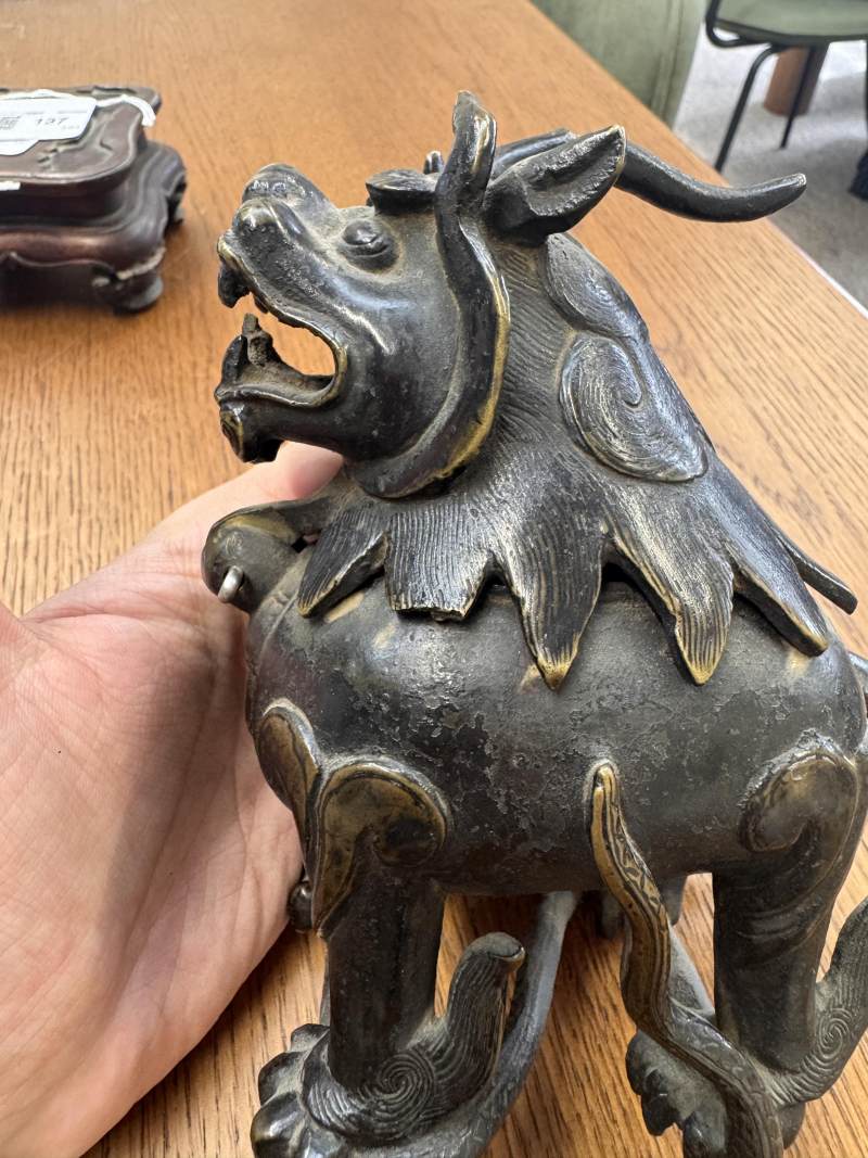 明 銅甪端爐 | A Chinese bronze 'luduan' incense burner, Ming dynasty - 图10