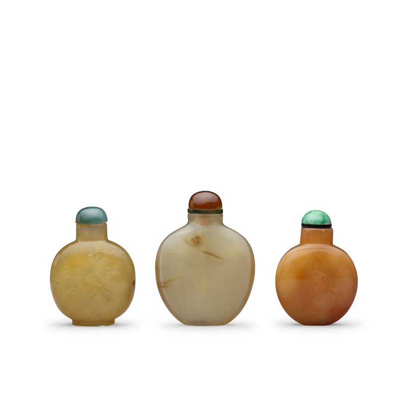 十九世紀 瑪瑙鼻烟壺 一組三件 | THREE AGATE SNUFF BOTTLES - 图1