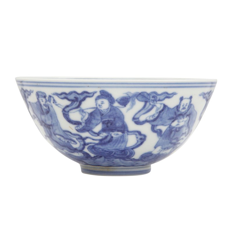 清同治 青花八仙過海圖盌 《大清同治年製》款 | A Chinese blue and white 'Eight Daoist Immortals' bowl, Qing dynasty, Tongzhi period