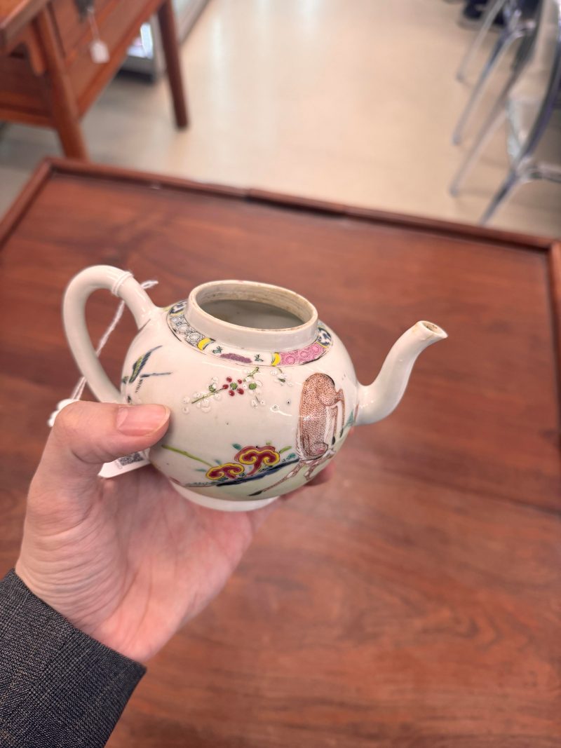 清雍正 粉彩瑞鹿圖蓋壺 | Santos Collection | A Chinese export famille-rose 'deer' teapot, Qing dynasty, Yongzheng period - 图12