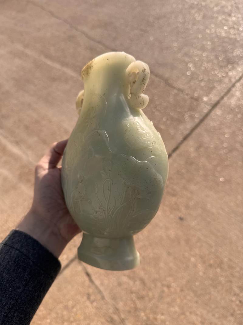 清乾隆 青玉雕蓮塘清趣圖瓶 | A fine Chinese celadon jade 'lotus pond' vase, Qing dynasty, Qianlong period - 图22
