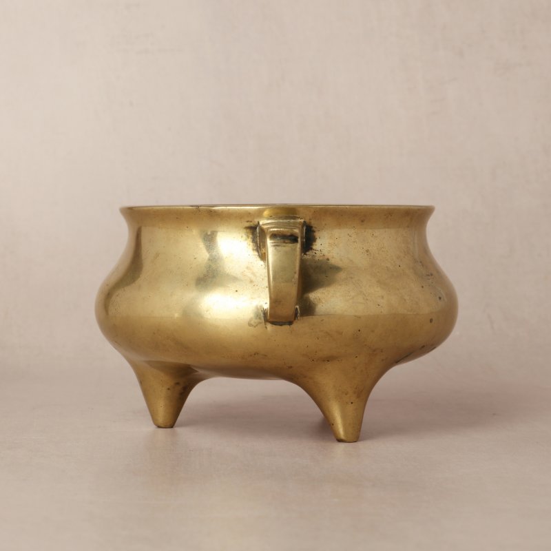 清十八/十九世紀 銅鎏金壓經三足爐《宣德》款 | A Chinese polished bronze tripod censer, Qing dynasty, 18th/19th century - 图16