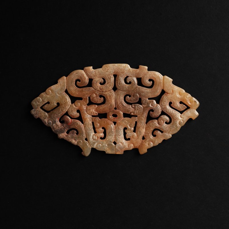 十九/二十世紀 仿古螭龍紋玉佩 | A Chinese archaistic jade 'chilong' dragon amulet pendant, 19th/20th century