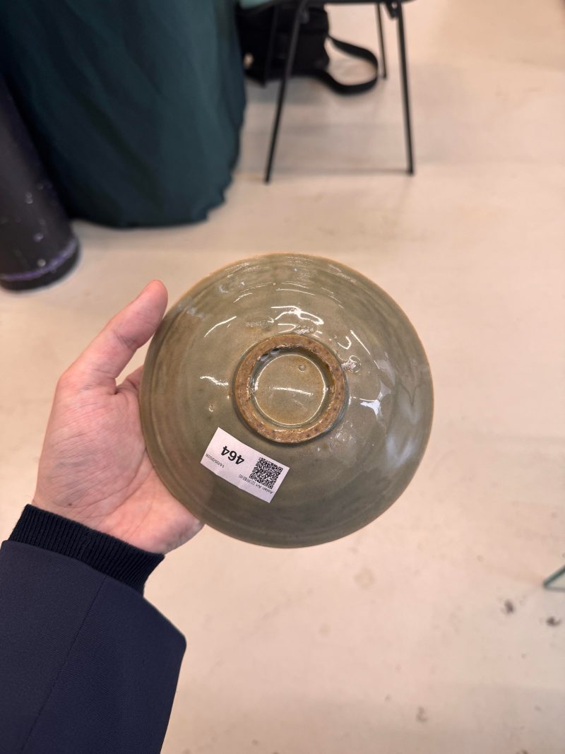 北宋 耀州窯青釉刻花牡丹紋盌 | Santos Collection | A Chinese Yaozhou celadon 'peony' bowl, Northern Song dynasty - 图11