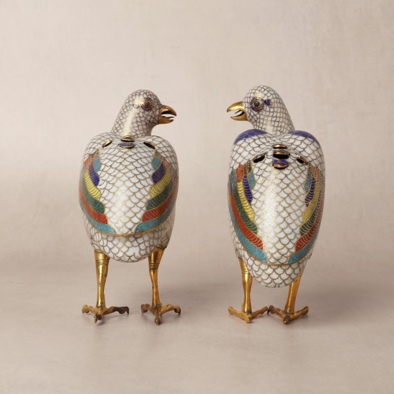 清十八世紀 掐絲琺瑯銅鍍金鵪鶉式香爐一對 | A pair of Chinese cloisonné enamel and gilt-bronze quail-form censers, Qing dynasty, 18th century - 图5