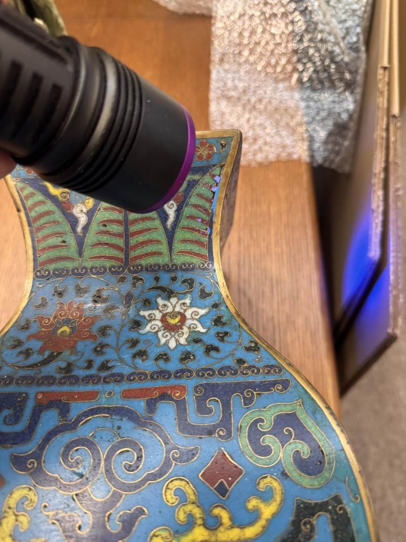 十七世紀 掐絲琺瑯掐絲掐絲銅鍍金饕餮紋方壺 | A fine Chinese cloisonné enamel and gilt-bronze 'taotie' vase, fanghu, Ming dynasty, 17th century - 图2