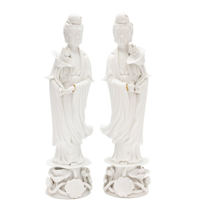 二十世紀 德化白瓷觀音菩薩立像一組兩件 | Two Chinese dehua figures of Guanyin, 20th century