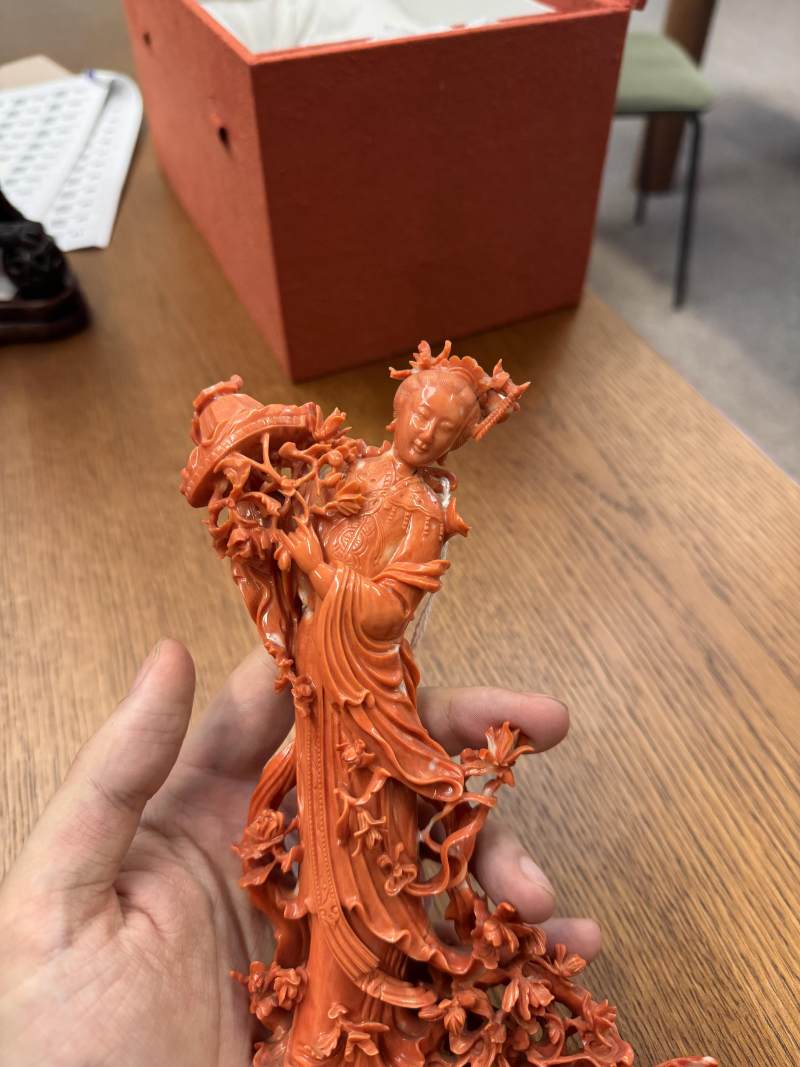 十九世紀 珊瑚雕麻姑獻壽像 | λ A fine Chinese carved coral figure of a Magu, 19th century - 图4