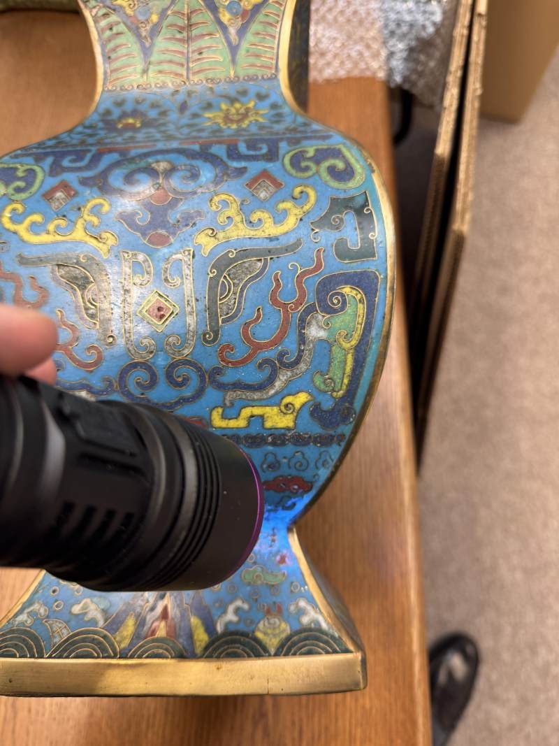 十七世紀 掐絲琺瑯掐絲掐絲銅鍍金饕餮紋方壺 | A fine Chinese cloisonné enamel and gilt-bronze 'taotie' vase, fanghu, Ming dynasty, 17th century - 图22