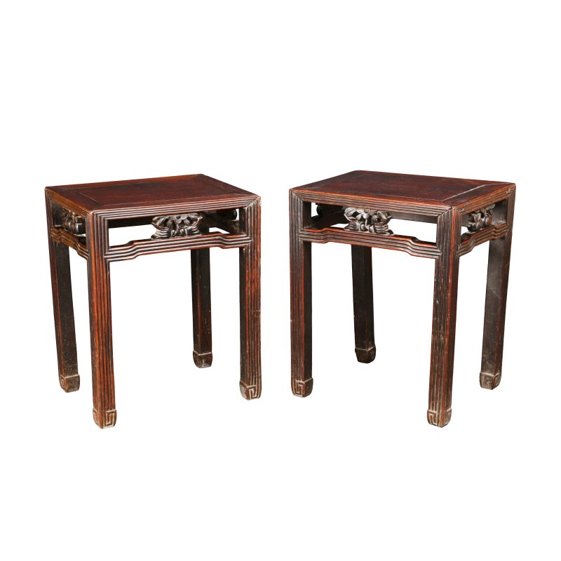 十九/二十世紀 紅木方凳一對 | A pair of Chinese hongmu square-shaped stools, 19th/20th century