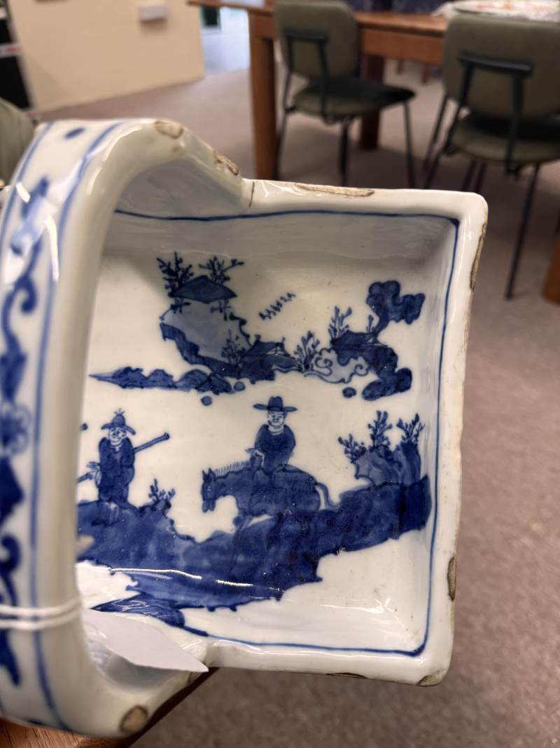 明天啟 青花古染付人物故事圖盤 | A Chinese kosometsuke blue and white handled tray, late Ming dynasty, Tianqi period - 图9