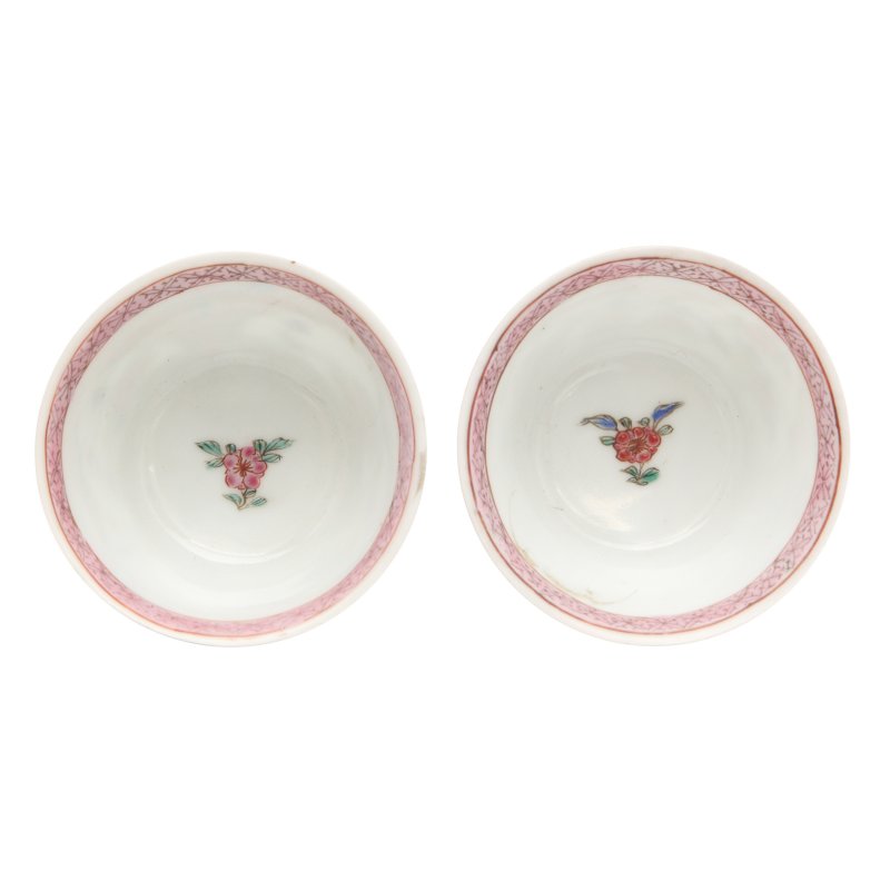 清雍正 外銷花卉紋薄胎盃及小盤兩對 | A pair of Chinese 'eggshell' famille-rose ‘floral’ cups and saucers, Qing dynasty, Yongzheng period - 图4