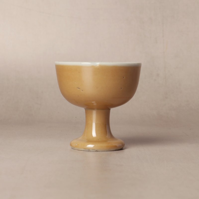 清康熙 米醬釉高足盃 | Santos Collection | A Chinese cafe-au-lait-glazed stem cup, Qing dynasty, Kangxi period - 图10