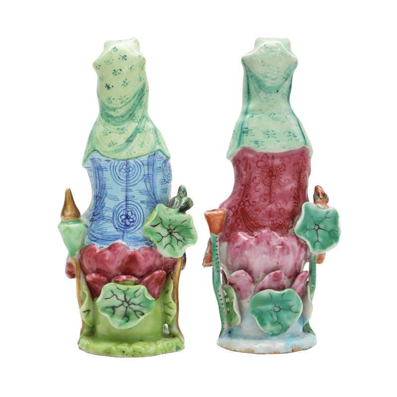 十九世紀 粉彩觀音菩薩立像一對 | Two Chinese famille-rose figures of Guanyin, 19th century - 图3