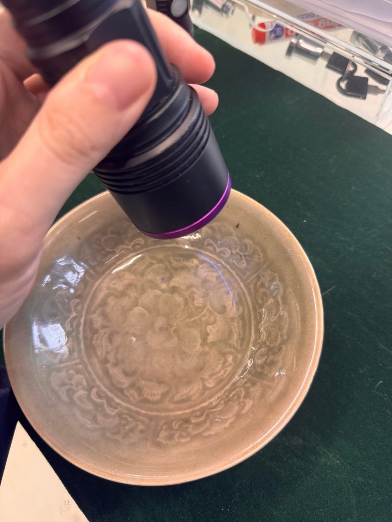 北宋 耀州窯青釉刻花牡丹紋盌 | Santos Collection | A Chinese Yaozhou celadon 'peony' bowl, Northern Song dynasty - 图12