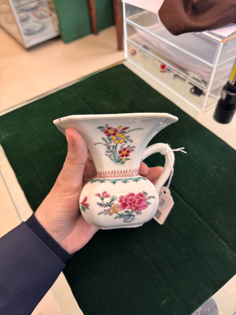 清雍正 粉彩花卉紋渣斗 | Santos Collection | A Chinese export famille-rose 'floral' spittoon, Qing dynasty, Yongzheng period - 图18