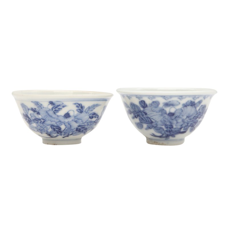 清光緒 青花花卉紋小盃 一組兩件《大清光緒年製》款 | Two small Chinese blue and white 'floral' cups, Qing dynasty, Guangxu period