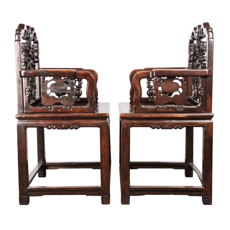 十九世紀 紅木雕獅子戲球紋扶手椅一對 | A pair of Chinese hongmu 'shishi' armchairs, 19th century - 图2