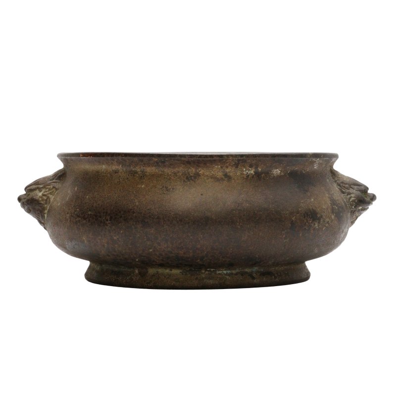 清十九世紀 瑞獸雙耳銅爐 《大明宣德年製》款 | A Chinese bronze bombé censer, Qing dynasty, 19th century