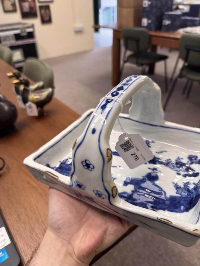 明天啟 青花古染付人物故事圖盤 | A Chinese kosometsuke blue and white handled tray, late Ming dynasty, Tianqi period - 图19