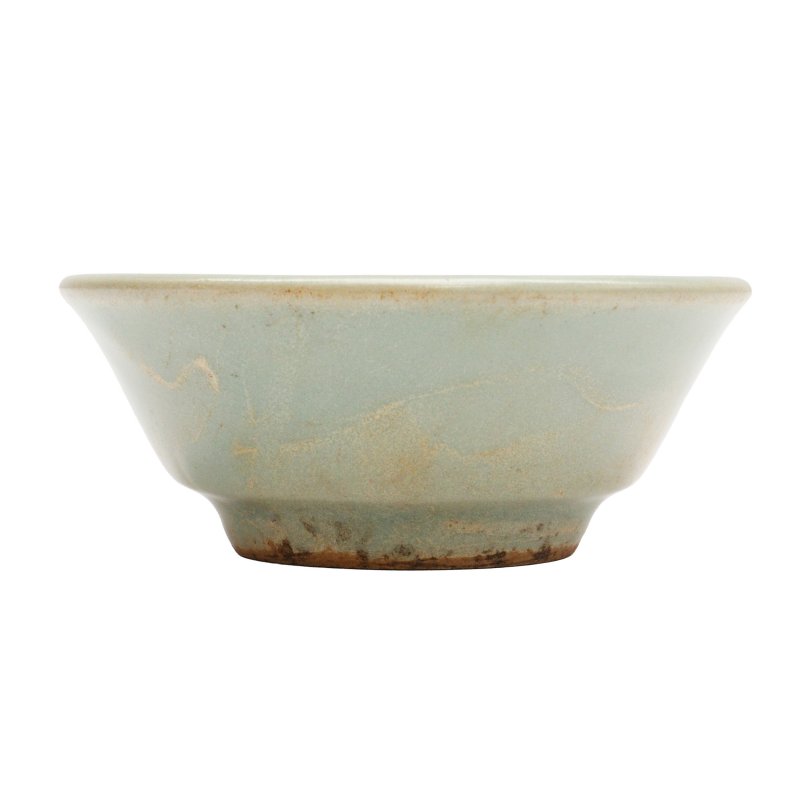 宋至元 龍泉窯青釉洗 | A small Chinese Longquan celadon-glazed washer, Song-Yuan dynasty