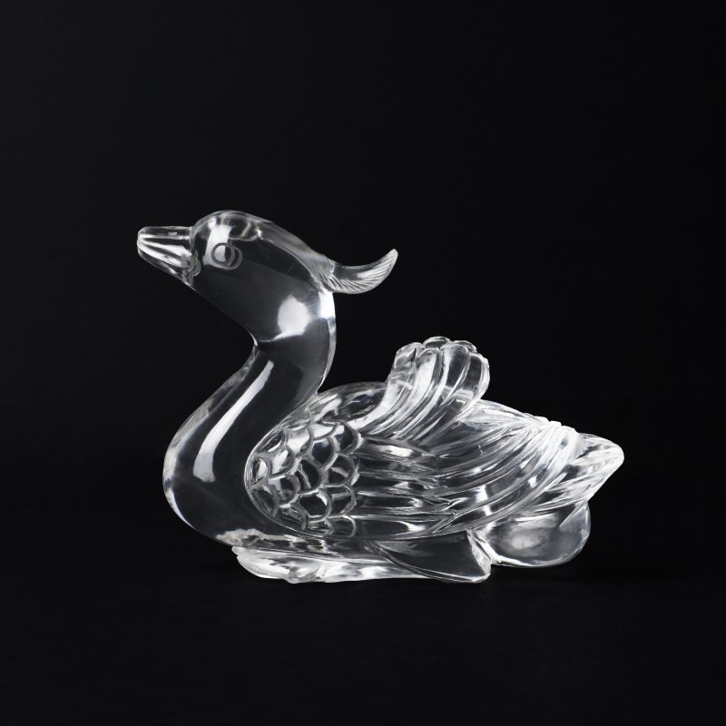 十九/二十世紀 白水晶雕鴛鴦擺件 | A Chinese carved rock crystal figure of a mandarin duck, 19th/20th century