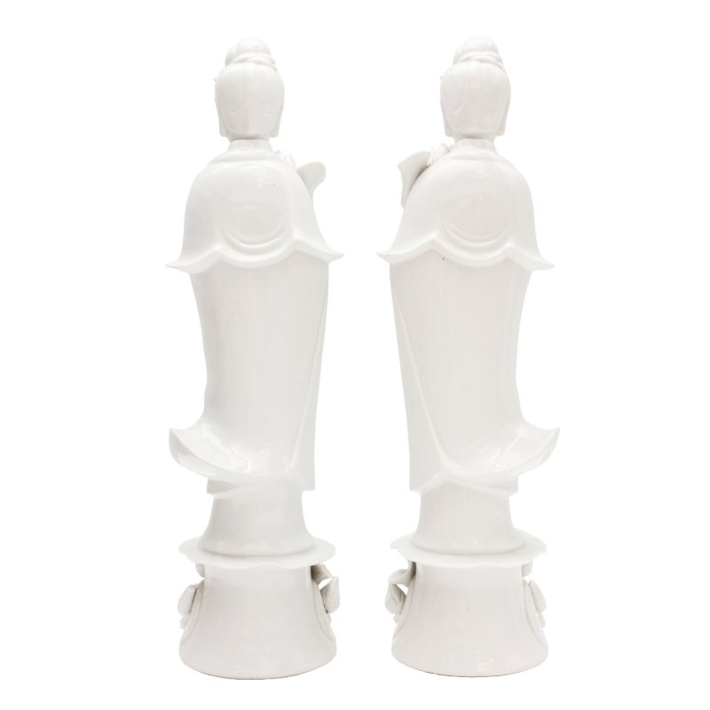 二十世紀 德化白瓷觀音菩薩立像一組兩件 | Two Chinese dehua figures of Guanyin, 20th century - 图3