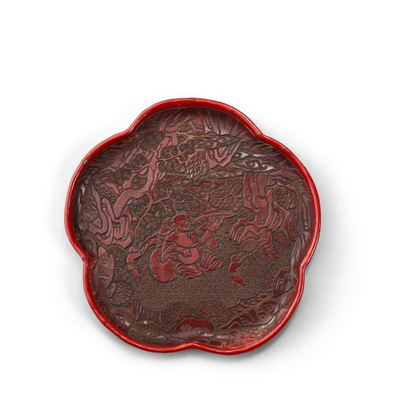 晚明 剔紅布袋圖盤 | A CARVED CINNABAR LACQUER 'BUDAI' LOBED DISH - 图1