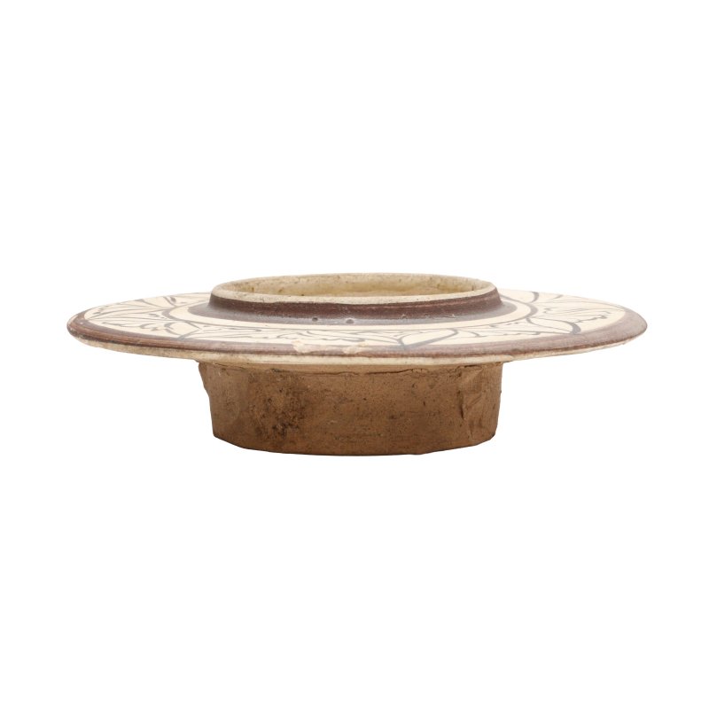 宋至金 磁州窯白地褐彩盞託 | A Chinese Cizhou painted pottery cup stand, Song-Jin dynasty - 图3
