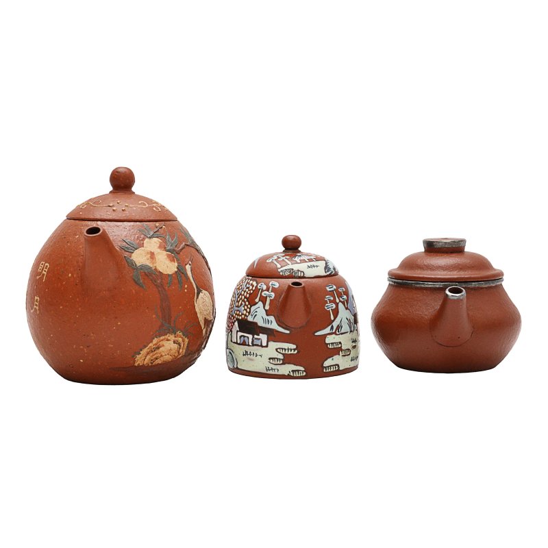 二十世紀 宜興紫砂蓋壺 一組三件 | Three Chinese Yixing zisha teapots and covers, 20th century - 图5