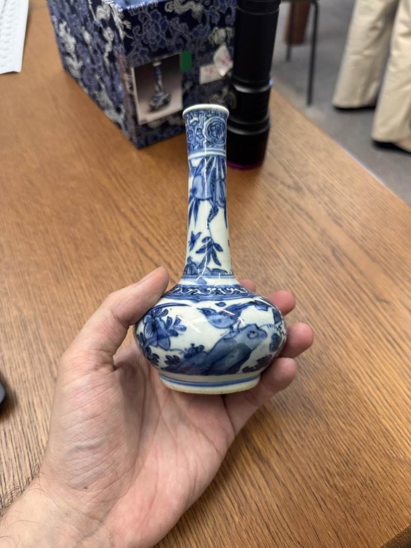 明 古染付青花花鳥圖膽瓶 | Santos Collection | A Chinese kosometsuke blue and white 'birds' bottle vase, Ming dynasty - 图3