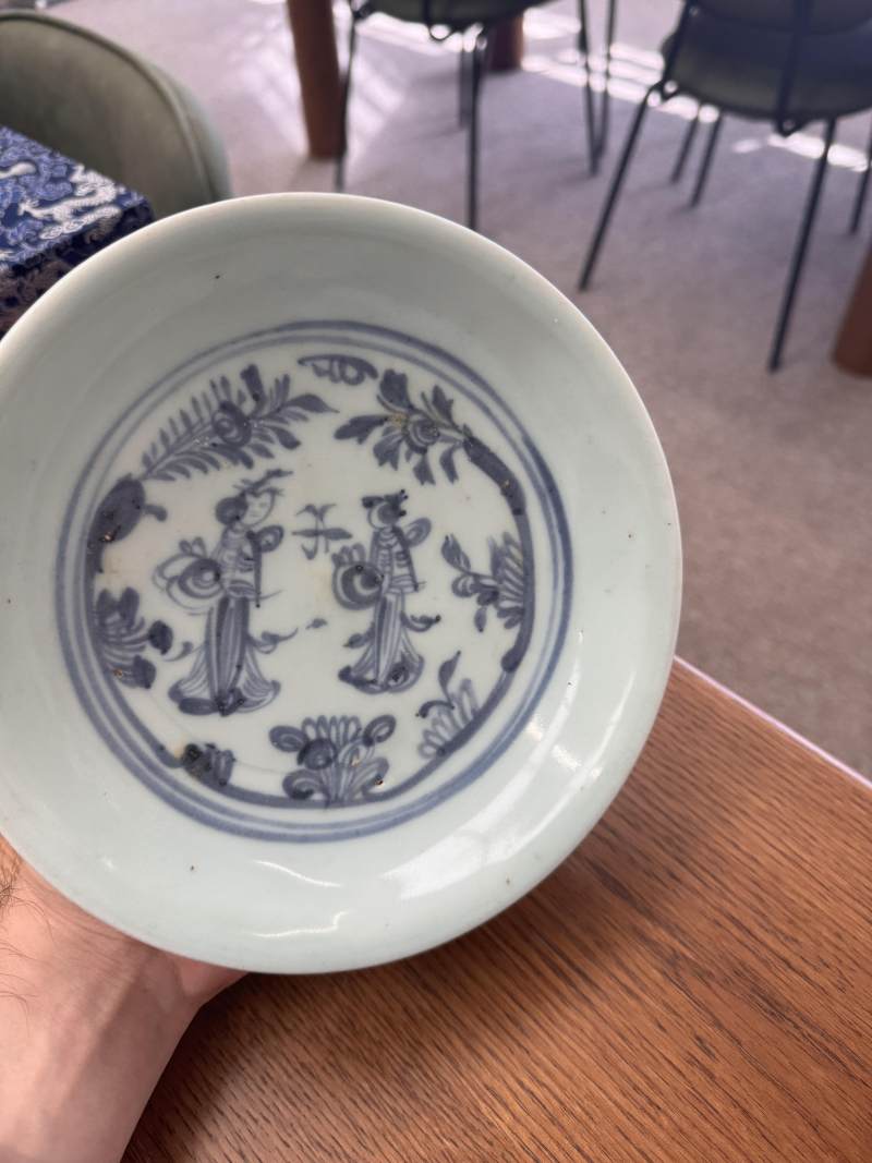 明 青花仕女圖盤 | Santos Collection | A Chinese blue and white 'ladies' dish, Ming dynasty - 图7