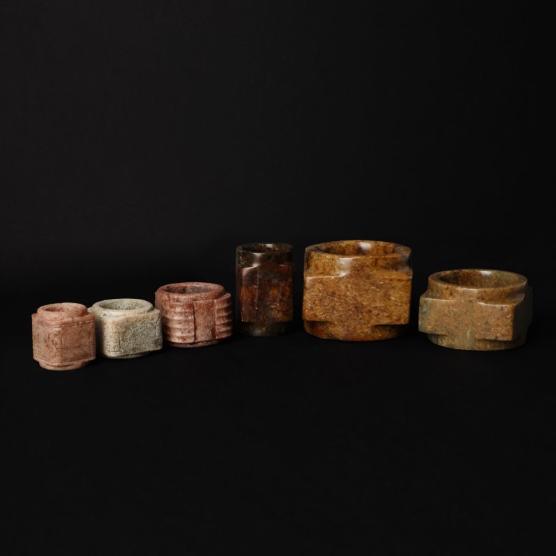 二十世紀 仿古玉琮一組六件 | Six Chinese archaistic jade 'cong' carvings, 20th century