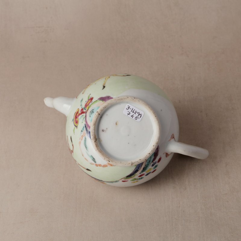 清雍正 粉彩瑞鹿圖蓋壺 | Santos Collection | A Chinese export famille-rose 'deer' teapot, Qing dynasty, Yongzheng period - 图5