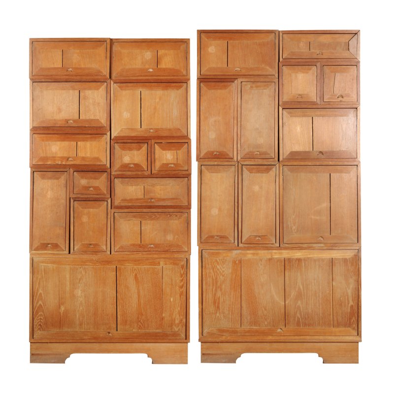 二十世紀 硬木組合式書櫃 一組二十四件 | A large group of Chinese stackable wooden book cases, 20th century