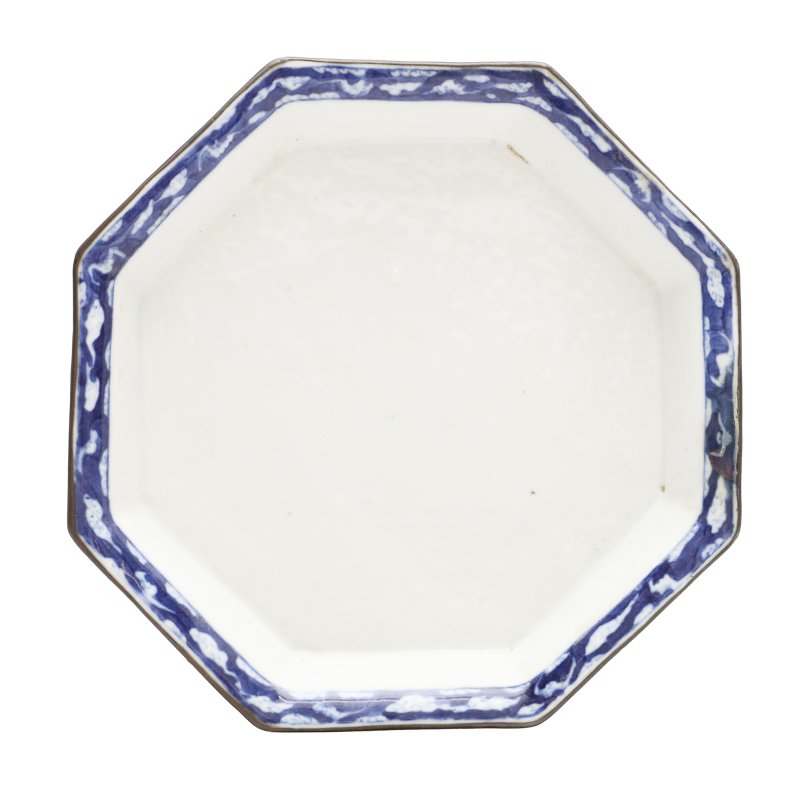 清十八/十九世紀 青花八方花盆托 | A Chinese blue and white octagonal jardinière stand, Qing dynasty, 18th/19th century - 图5