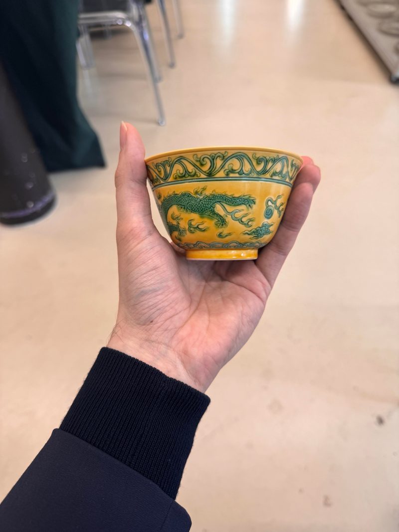 民國 黃地綠彩雲龍戲珠紋盌 《大清光緒年製》款 | A Chinese yellow-ground green-enamelled 'dragon' bowl, Republic period - 图9