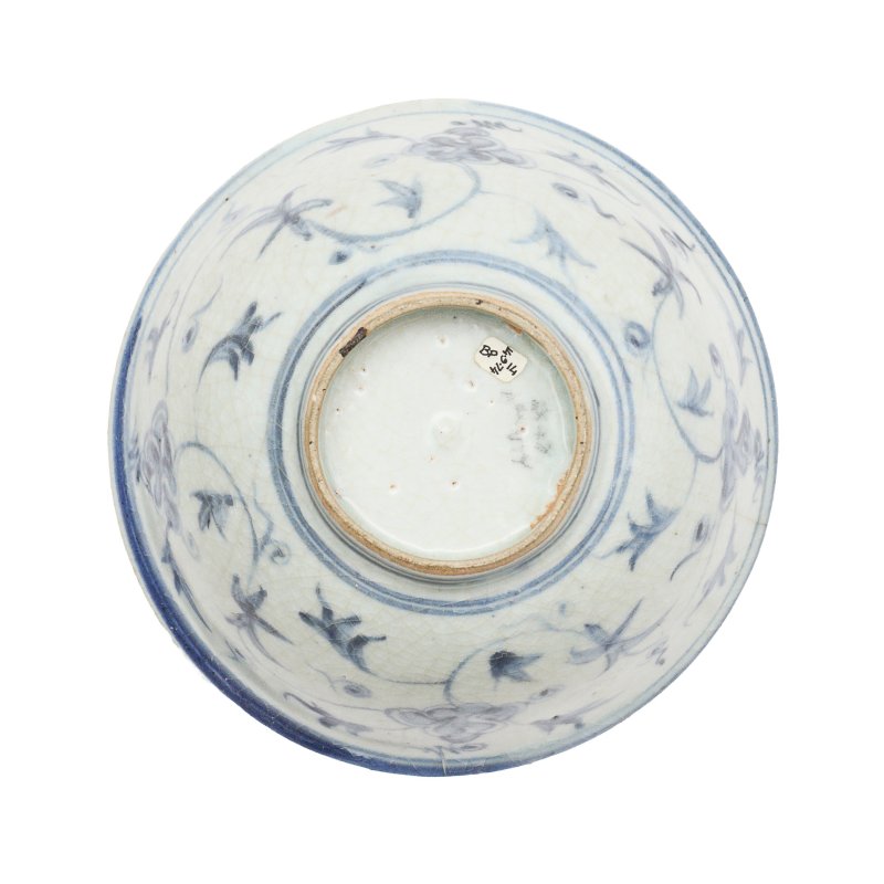 明或更早 各式青花瓷器一組三件 | A group of Chinese blue and white ceramics, Ming dynasty or earlier - 图4