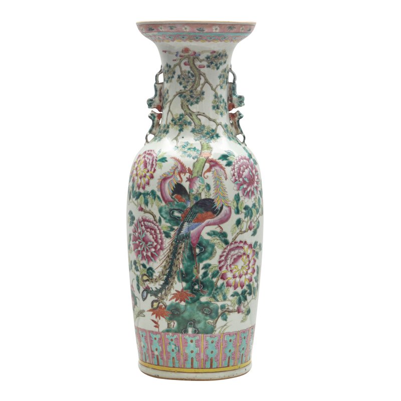 清十九世紀 粉彩錦雞牡丹圖瓶 | A Chinese famille-rose 'pheasants' vase, 19th century