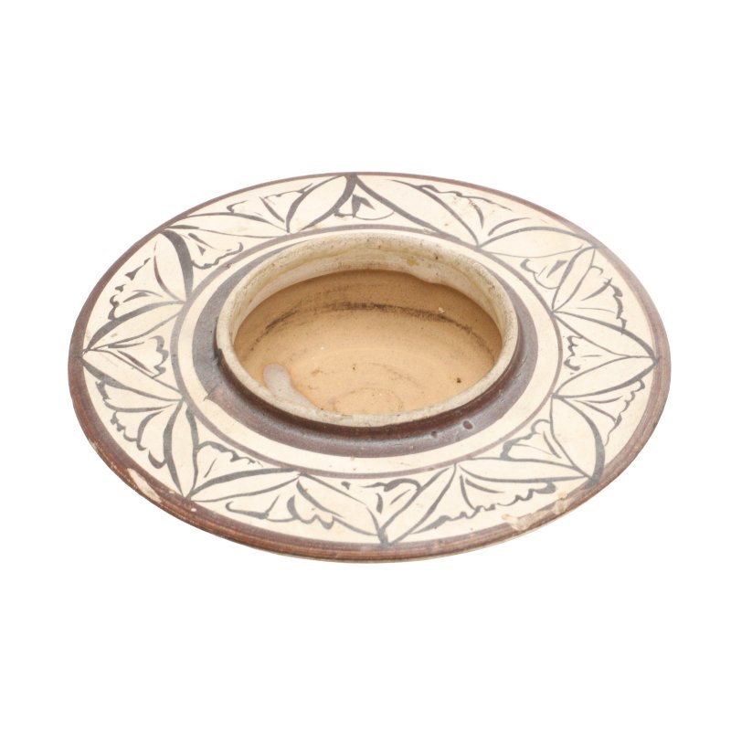 宋至金 磁州窯白地褐彩盞託 | A Chinese Cizhou painted pottery cup stand, Song-Jin dynasty - 图4