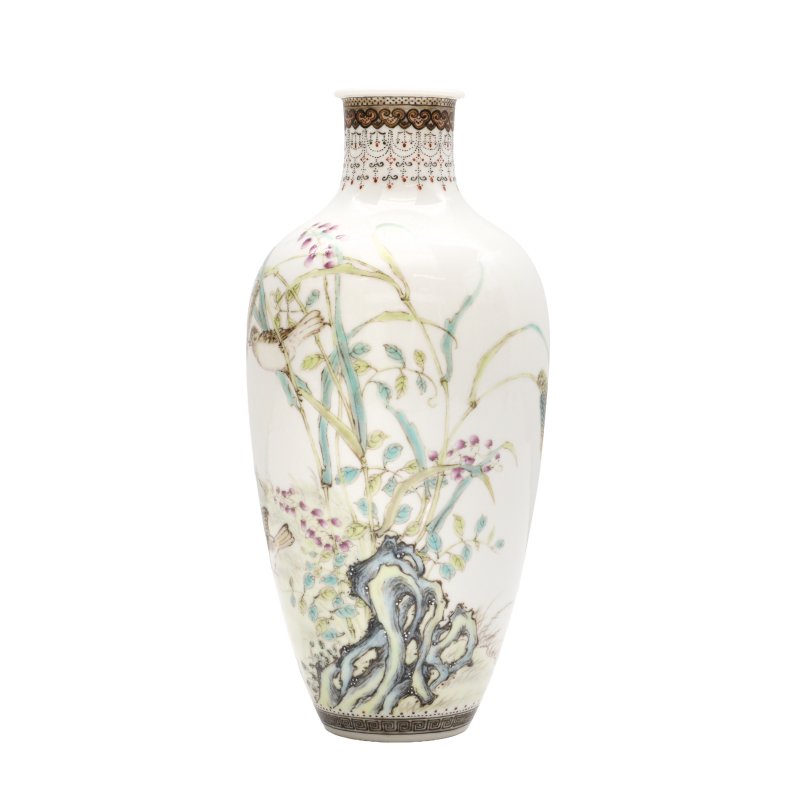 民國 粉彩花鳥圖瓶 《大清雍正年製》款 | A Chinese famille-rose 'sparrows' vase, Republic period - 图2