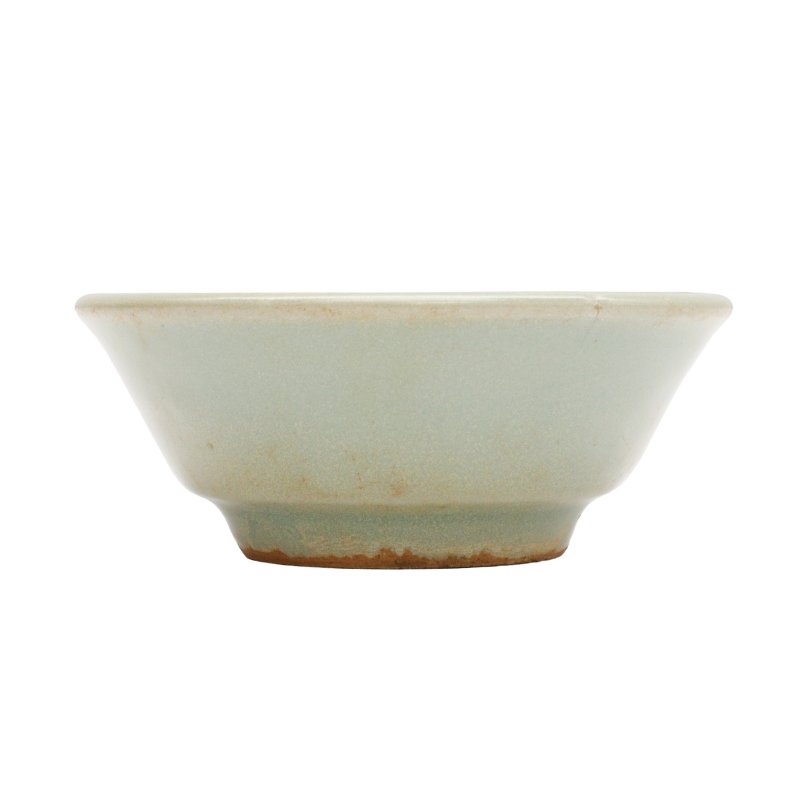 宋至元 龍泉窯青釉洗 | A small Chinese Longquan celadon-glazed washer, Song-Yuan dynasty - 图2