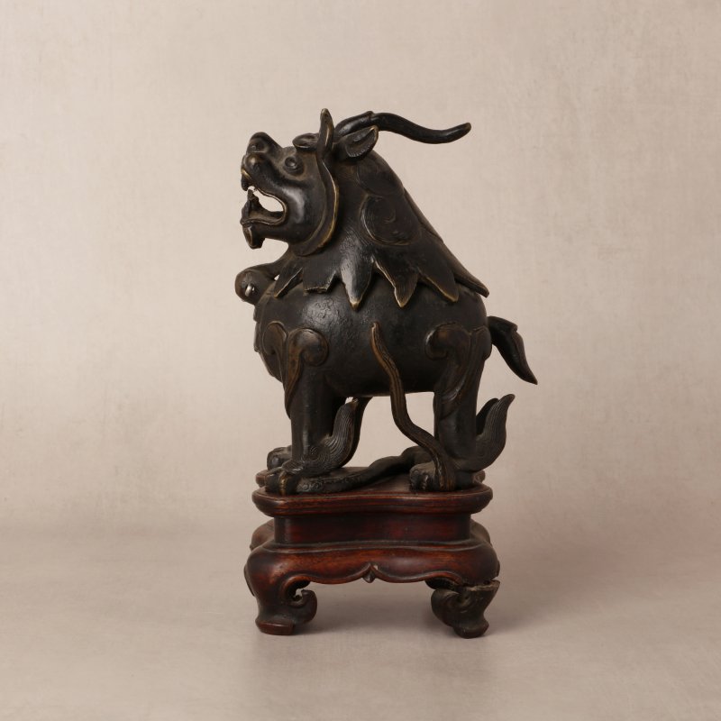 明 銅甪端爐 | A Chinese bronze 'luduan' incense burner, Ming dynasty - 图11